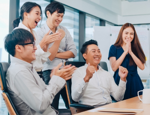 在友達學習、成長茁壯