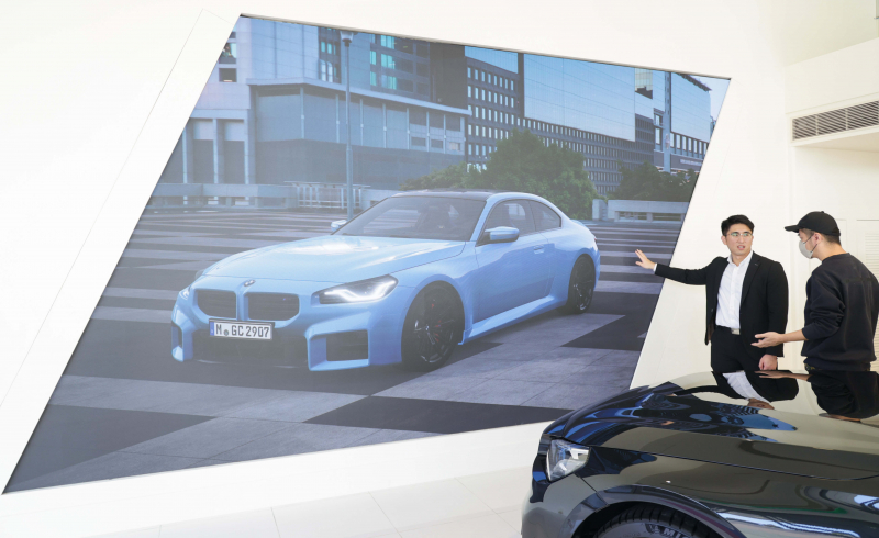 友達首度進軍CES 2024大秀智慧座艙及創利空間Space4M攜手台北汎德落地智慧零售LED沉浸式即時互動展示中心解決方案，透過數位翻新將智慧顯示互動導入多元場域，為汽車業顧客深化賞車情境體驗