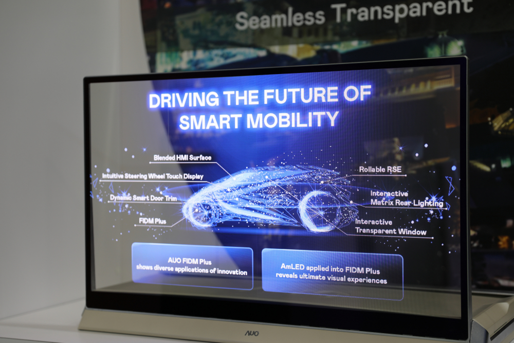 beats365凭借着超高亮度和透明度，这款30吋透明Micro LED显示器在AR系统与智慧零售具有潜在的应用价值。