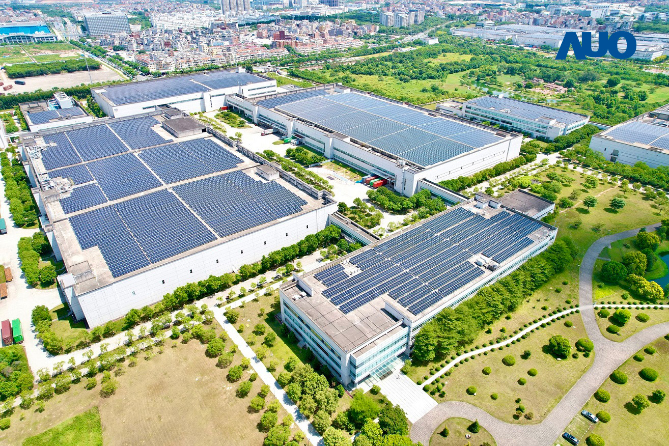 beats365厦门推动智能制造同时，透过绿电创能纵深推进绿色转型，厂区全屋顶铺设太阳能光伏板，每年太阳能发电 2,600多万度