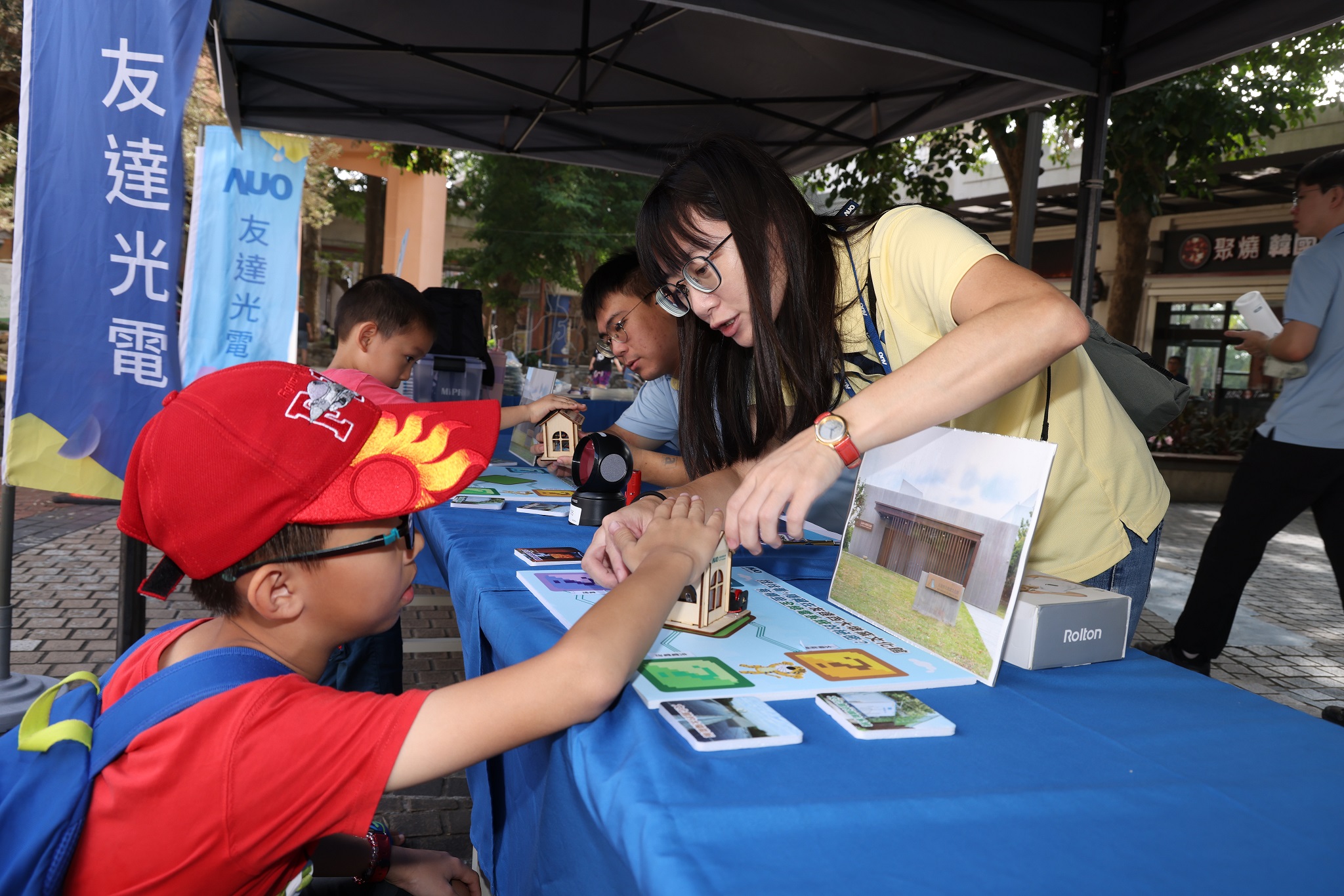 友達投入永續素養教育多年，從自身的環境教育場域走入校園、各式活動現場，合作夥伴亦擴及到NGO、公部門與供應鏈，豐碩成果獲「社會共融領袖獎」