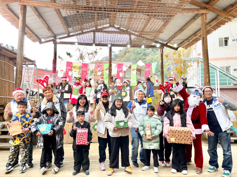 友達永續基金會號召「圓夢計畫」行動連續23年，由同仁凝聚內部愛心與資源送往偏鄉，累積為逾萬名兒童圓夢，實踐友達共創共好的永續精神。