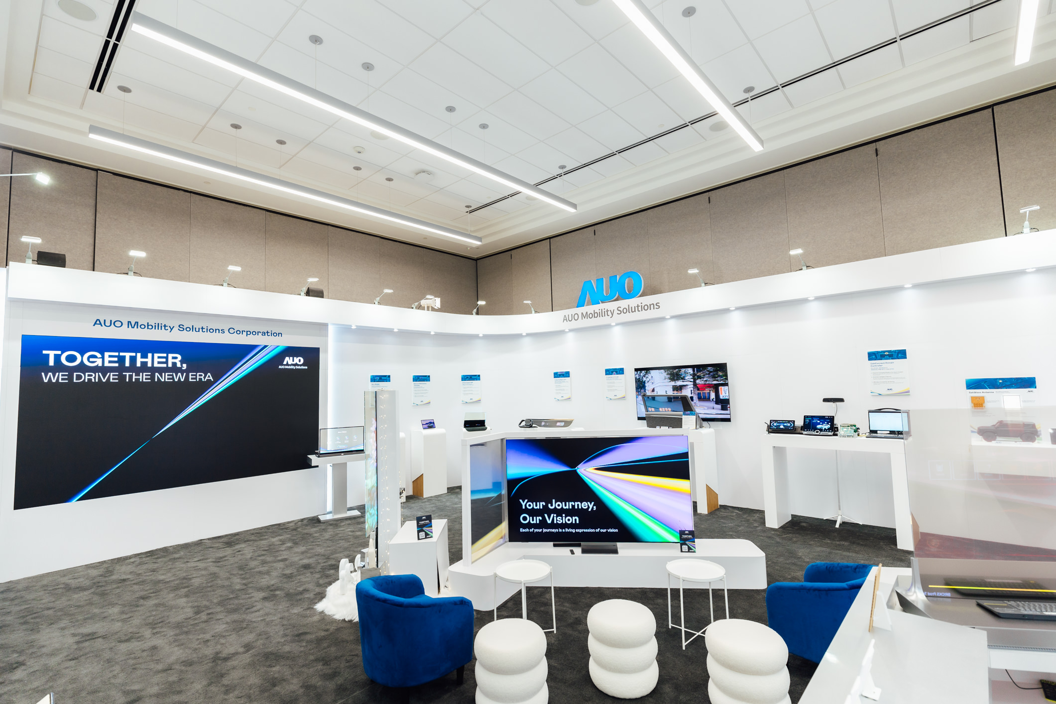 友達智慧移動在AI與軟體定義汽車的演進下，重新定義顯示人機互動，致力與產業客戶合作共創，打造具差異化、功能擴展彈性的未來座艙體驗。